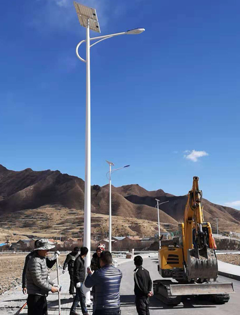 甘南碌曲10米且末太阳能路灯项目